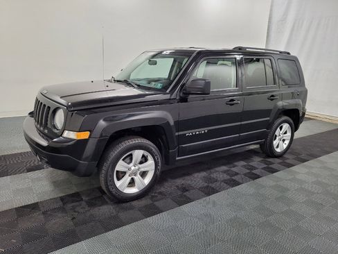 Used 2014 Jeep Patriot Sport w/ Power Value Group AWD/4WD image 2