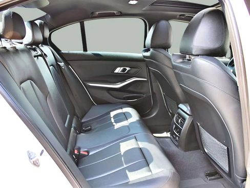 Used 2020 BMW 330i Sedan w/ Driving Assistance Package RWD image 25