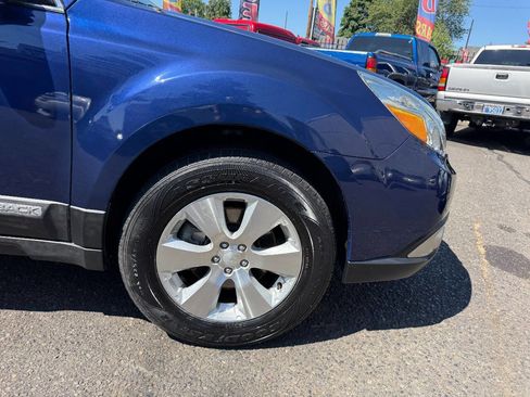 Used 2010 Subaru Outback 3.6R Premium image 11