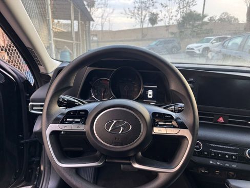 Used 2021 Hyundai Elantra SEL image 39