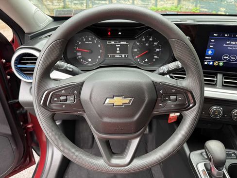 Certified 2024 Chevrolet Trax LS w/ LS Convenience Package FWD image 14