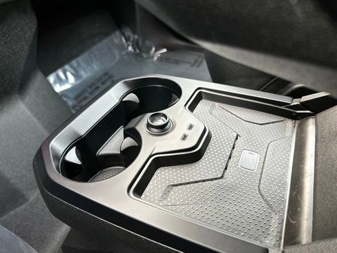 Used 2024 BMW iX xDrive50 image 21