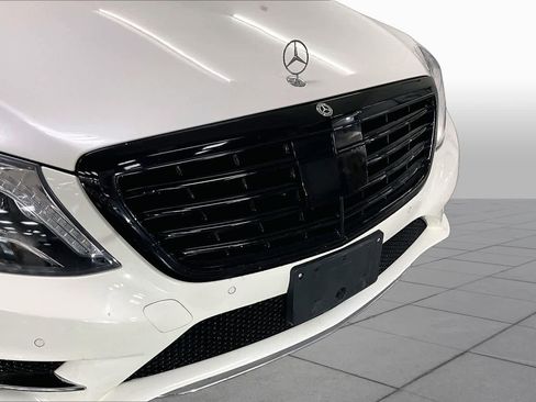Used 2017 Mercedes-Benz S 550 4MATIC Sedan image 32