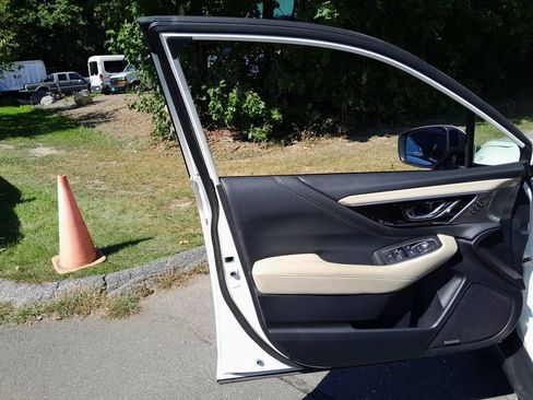 Used 2020 Subaru Outback Limited AWD/4WD image 11