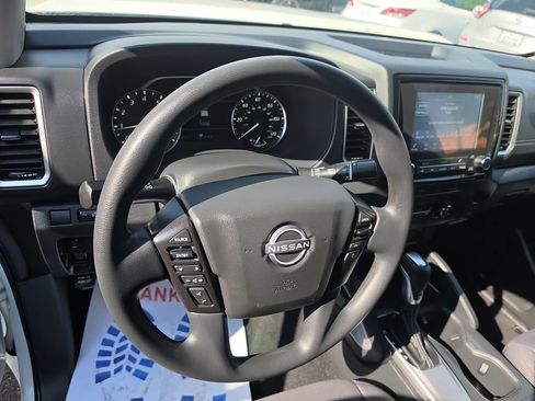 Used 2023 Nissan Frontier SV w/ Technology Package RWD image 13