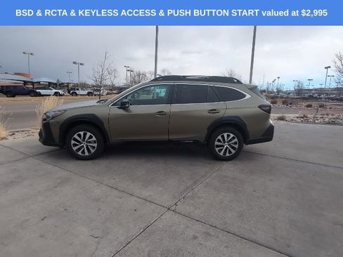 Used 2025 Subaru Outback Premium image 4