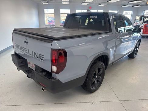 Used 2025 Honda Ridgeline Black Edition image 11