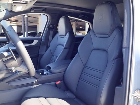 New 2026 Porsche Cayenne Coupe AWD/4WD image 5