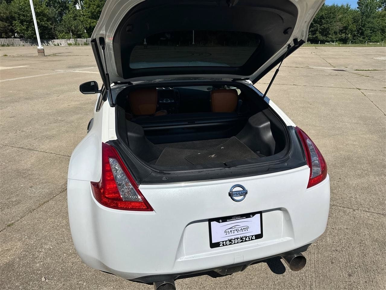 Used 2014 Nissan 370Z Touring w/ Sport Package RWD image 11