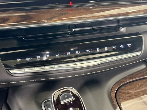 Certified 2023 Cadillac Escalade Sport Platinum AWD/4WD image 17