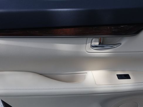 Used 2013 Lexus ES 350 w/ Luxury Pkg FWD image 36