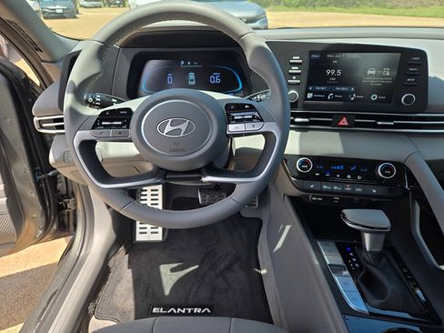 New 2026 Hyundai Elantra SEL Sport Premium FWD image 9