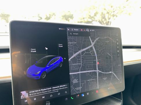 Used 2018 Tesla Model 3 Long Range image 10