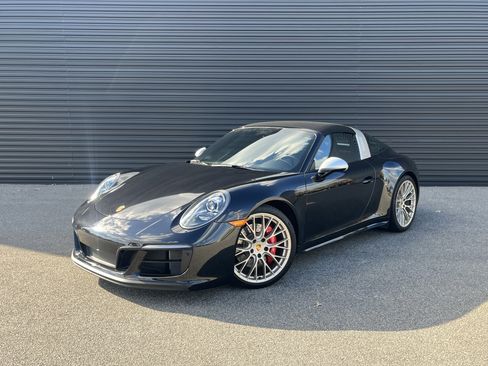 Certified 2019 Porsche 911 Targa 4 GTS image 1