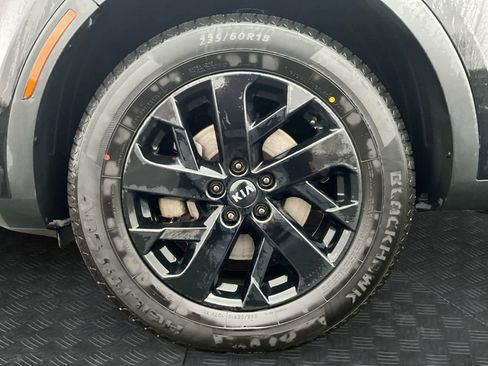 Used 2021 Kia Sorento S image 11