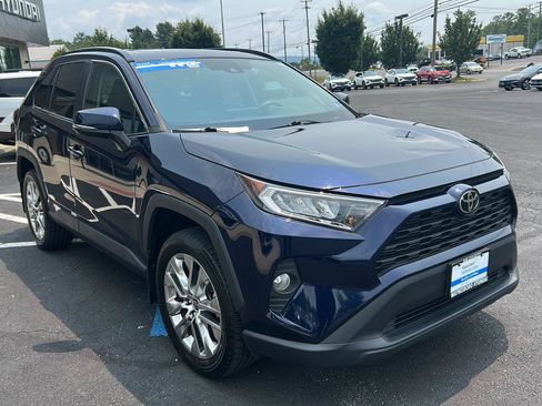 Used 2021 Toyota RAV4 XLE Premium AWD/4WD image 12