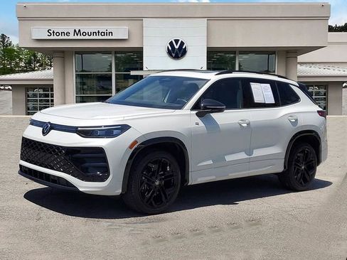 Certified 2025 Volkswagen Tiguan SE R-Line AWD/4WD image 1