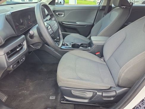 Used 2025 Kia K4 FWD image 13