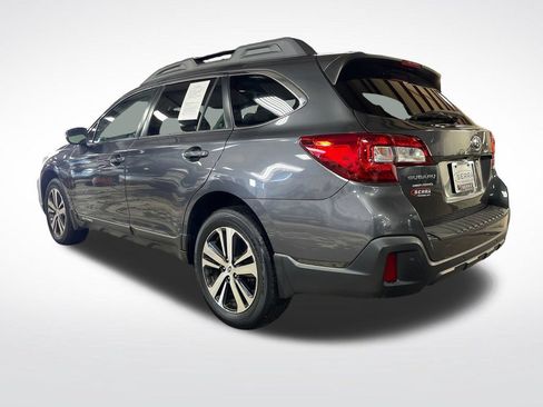 Used 2019 Subaru Outback 2.5i Limited AWD/4WD image 3