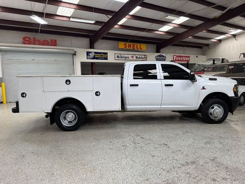 Used 2024 RAM 3500 Tradesman AWD/4WD image 9