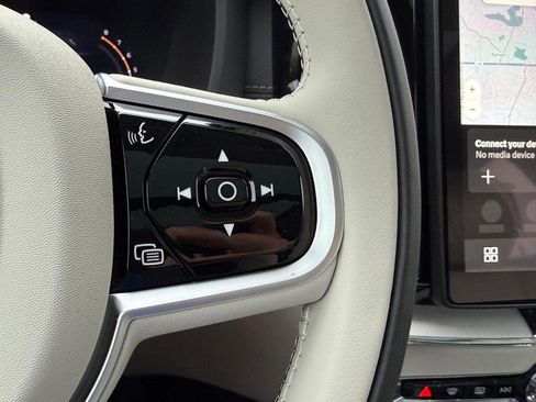 New 2026 Volvo XC60 B5 Ultra w/ Climate Package image 13