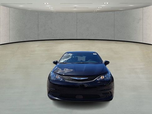 New 2025 Chrysler Voyager LX image 2