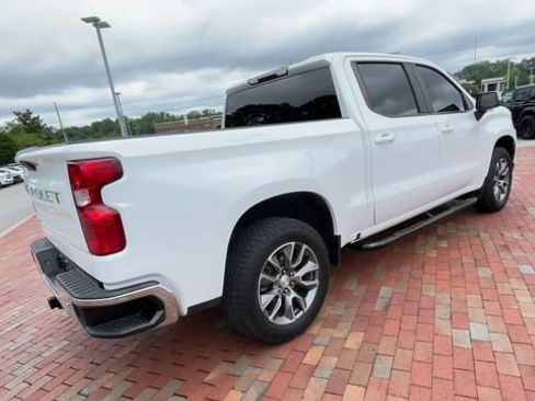 Used 2021 Chevrolet Silverado 1500 LT AWD/4WD image 9
