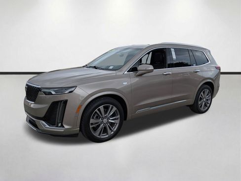 Used 2022 Cadillac XT6 Premium Luxury w/ Technology Package FWD image 8