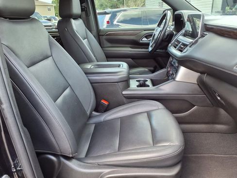 Used 2022 Chevrolet Suburban LT RWD image 13