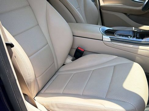 Used 2022 Mercedes-Benz GLC 300 image 28