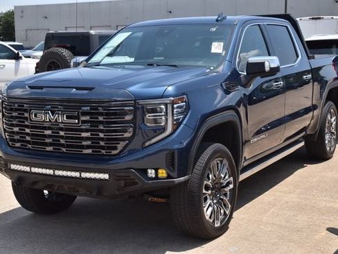 Used 2023 GMC Sierra 1500 Denali Ultimate AWD/4WD image 7