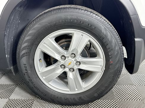 Used 2020 Chevrolet Trax LS w/ Tint and Cruise Package FWD image 34