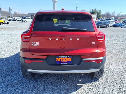 Used 2019 Volvo XC40 T4 Momentum FWD image 6