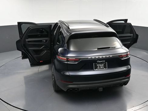 Certified 2022 Porsche Cayenne AWD/4WD image 35
