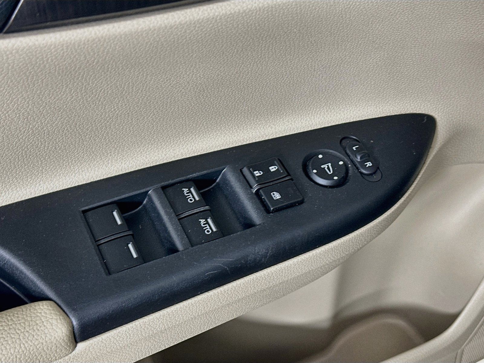 Used 2014 Honda Accord EX image 17