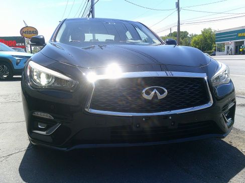 Used 2019 INFINITI Q50 Luxe w/ Essential Package (3.0T Luxe) AWD/4WD image 14