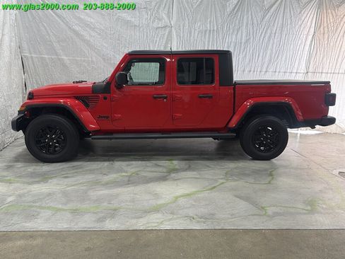 Used 2021 Jeep Gladiator Sport AWD/4WD image 13