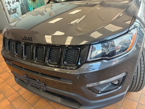 Used 2018 Jeep Compass Latitude w/ Popular Equipment Group image 9