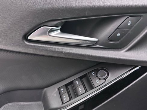 New 2026 Chevrolet Equinox LT image 12