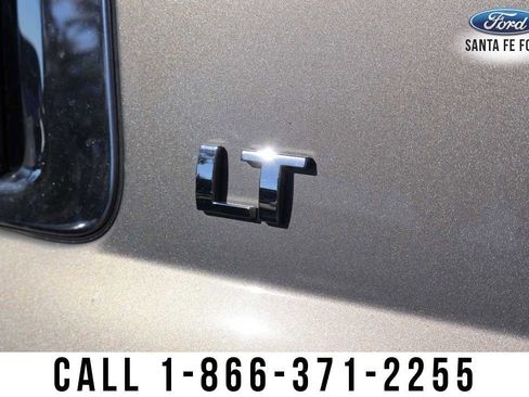 Used 2018 Chevrolet Suburban LT image 9