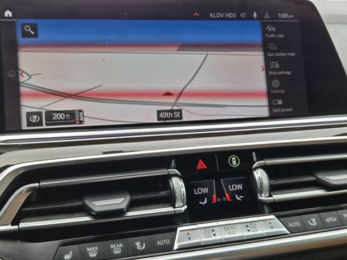 Used 2019 BMW X5 xDrive40i w/ Executive Package image 12