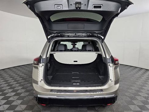 Used 2024 Nissan Rogue Platinum w/ Platinum Premium Package AWD/4WD image 19