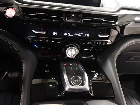 Used 2023 Acura MDX SH-AWD w/ Advance Package image 10