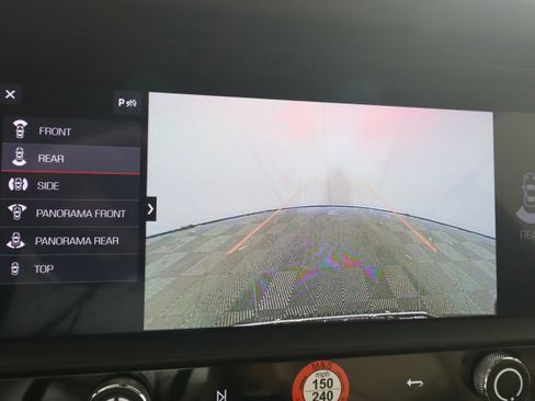 Certified 2025 Porsche Macan image 24