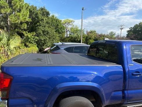 Used 2023 Toyota Tacoma SR5 RWD image 7