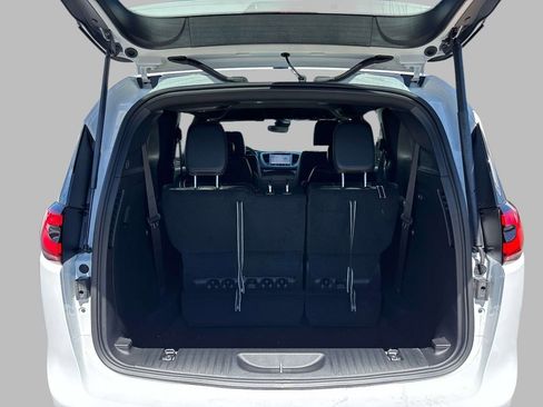 New 2026 Chrysler Pacifica Select image 8