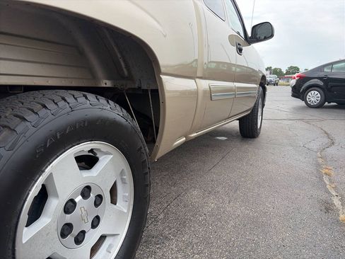 Used 2006 Chevrolet Silverado 1500 LT w/ Light Duty Power Package RWD image 9