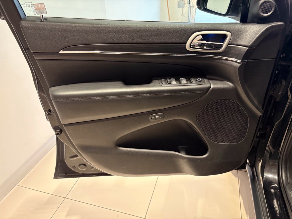 Used 2021 Jeep Grand Cherokee Limited AWD/4WD image 44