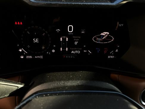 Certified 2024 GMC Canyon AT4 w/ Technology Package image 3