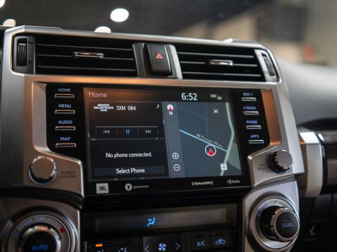 Used 2021 Toyota 4Runner Limited AWD/4WD image 30